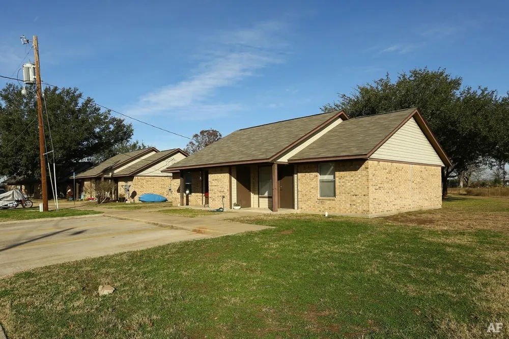 12943 Hwy 142 Martindale, TX 78655