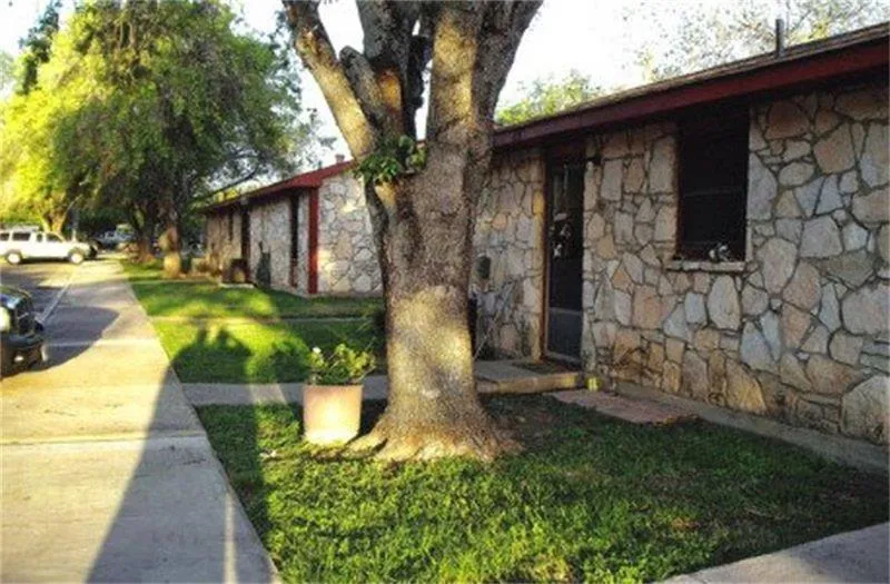 3100 Avenue Q Hondo, TX 78861