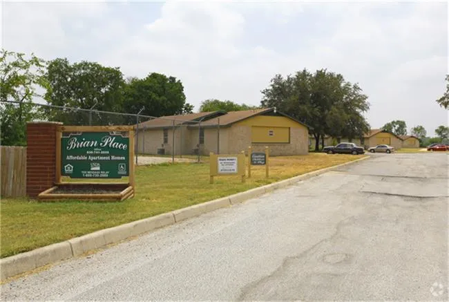 231 Stage Coach Drive Hondo, TX 78861