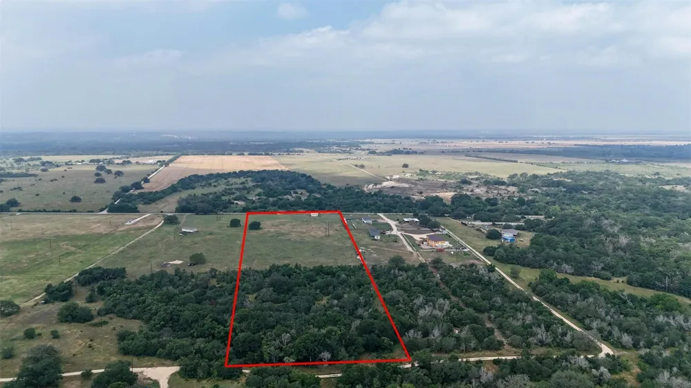 6015 Seawillow Road Lockhart, TX 78644