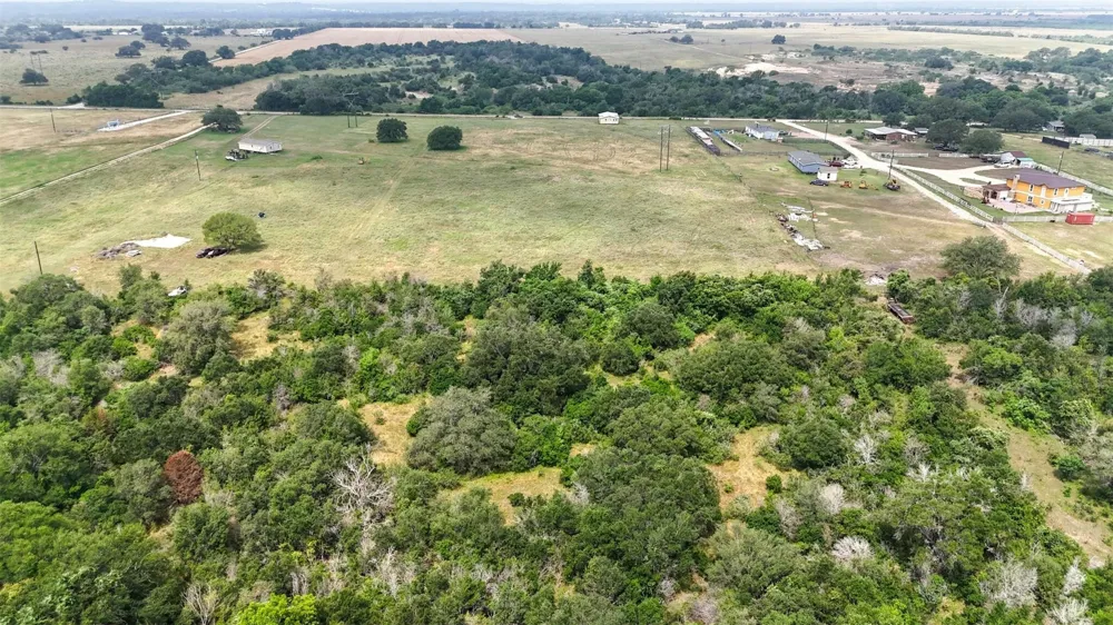 6015 Seawillow Road Lockhart, TX 78644