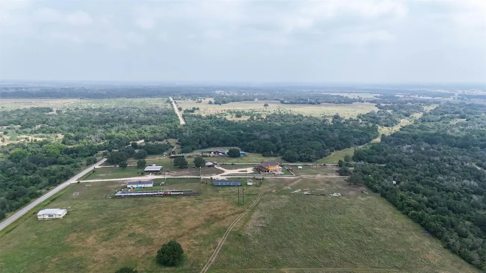 6015 Seawillow Road Lockhart, TX 78644
