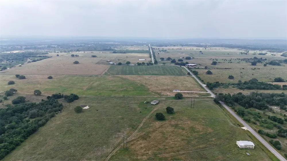 6015 Seawillow Road Lockhart, TX 78644