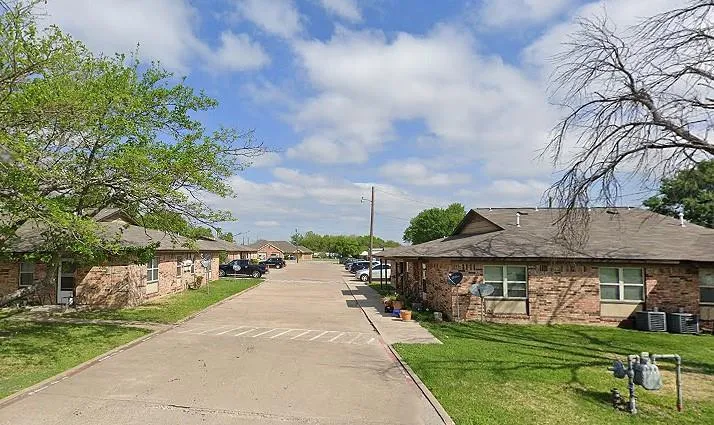 700 S Main St Venus, TX 76084