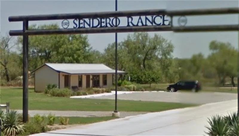 3558 Business 35 E Pearsall, TX 78061