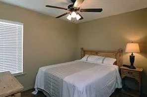 3558 Business 35 E Pearsall, TX 78061