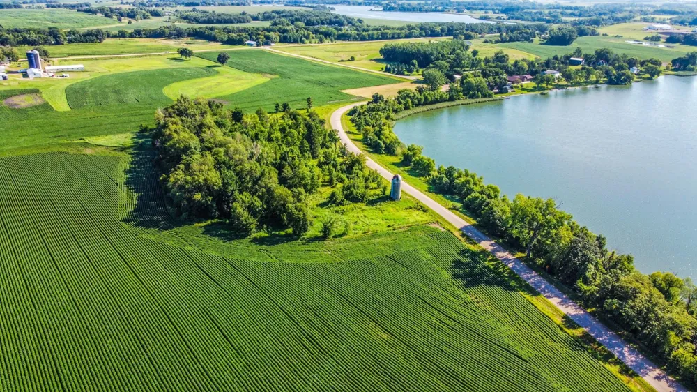 7250 Rutz Lake Road Waconia, MN 55387