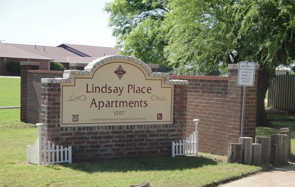 1207 W Cherokee Lindsay, OK 73052