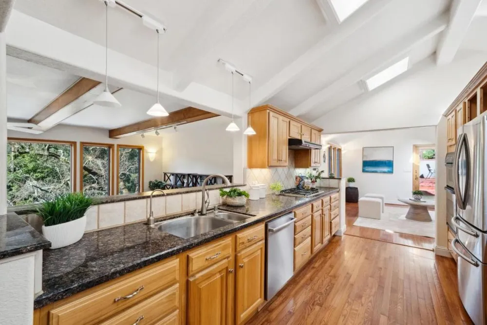 21386 Sunnyside Road Los Gatos, CA 95033