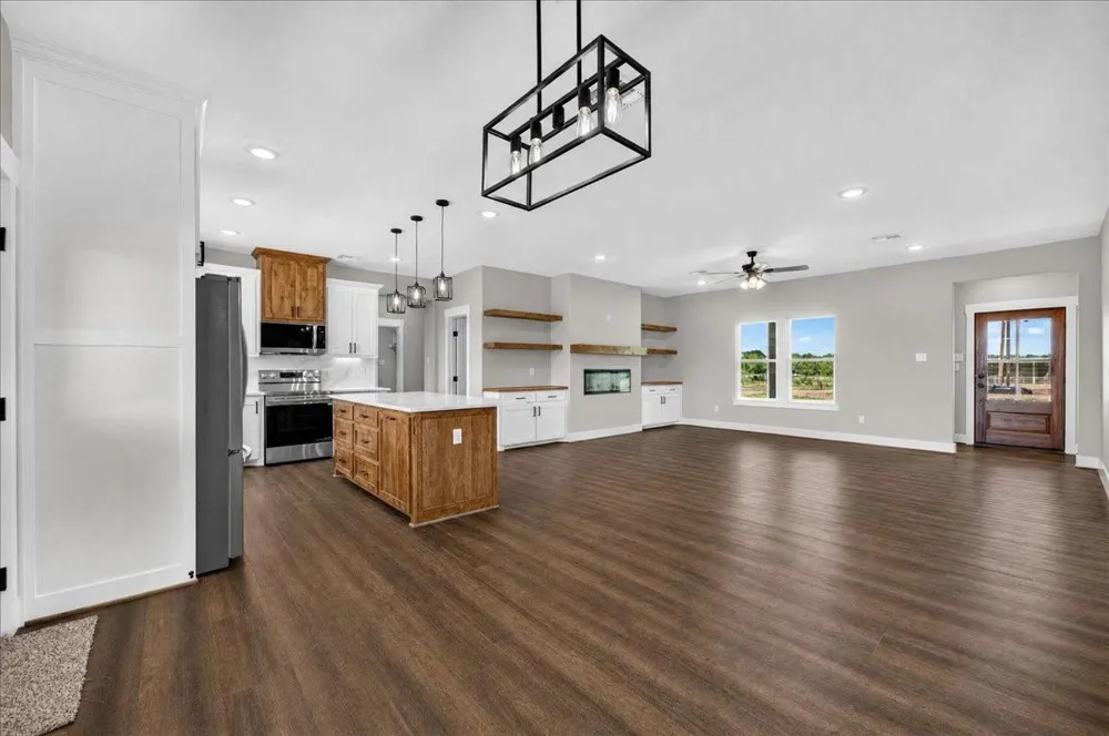 10 Vz Cr 3717 Edgewood, TX 75117