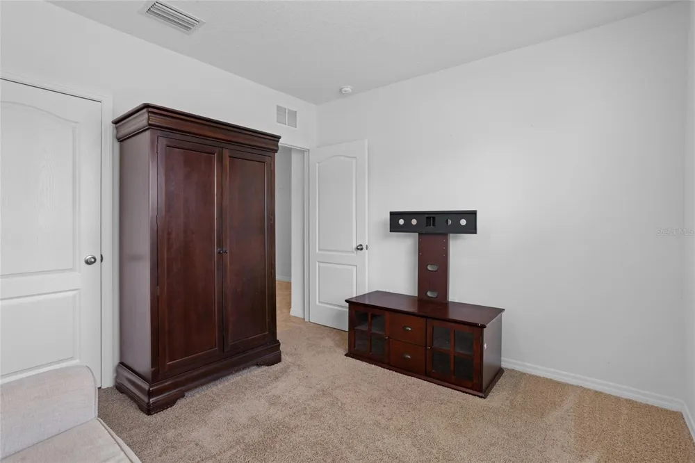 2143 KALIN WAY Tavares, FL 32778