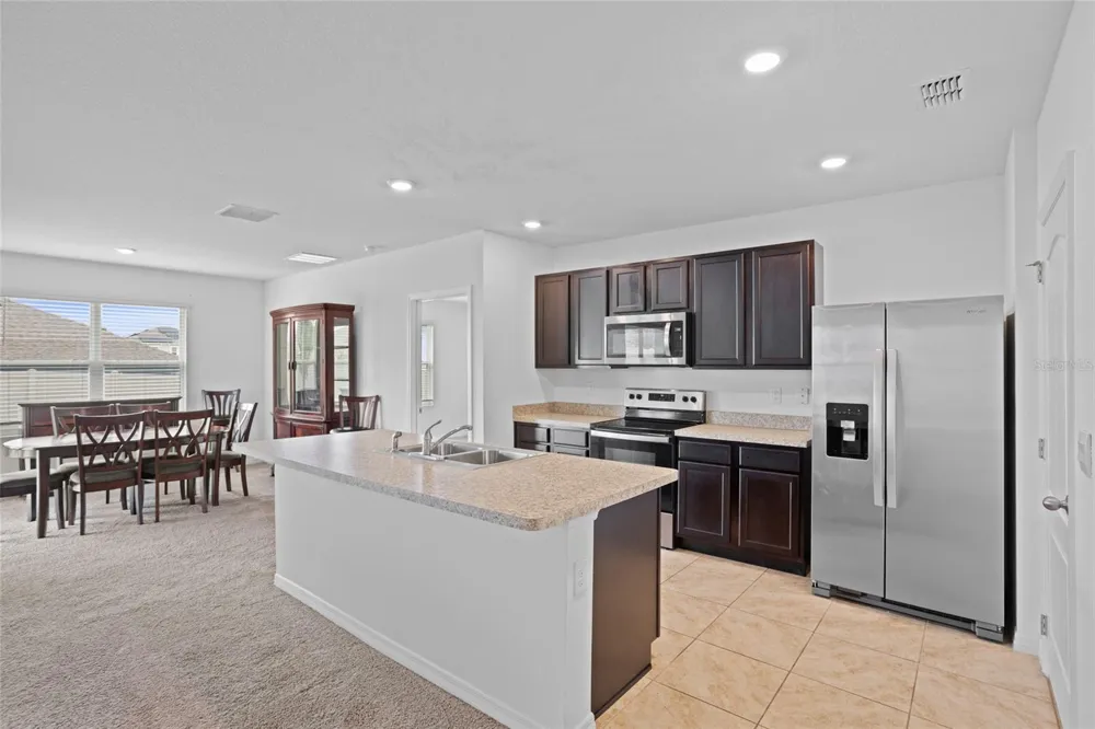 2143 KALIN WAY Tavares, FL 32778