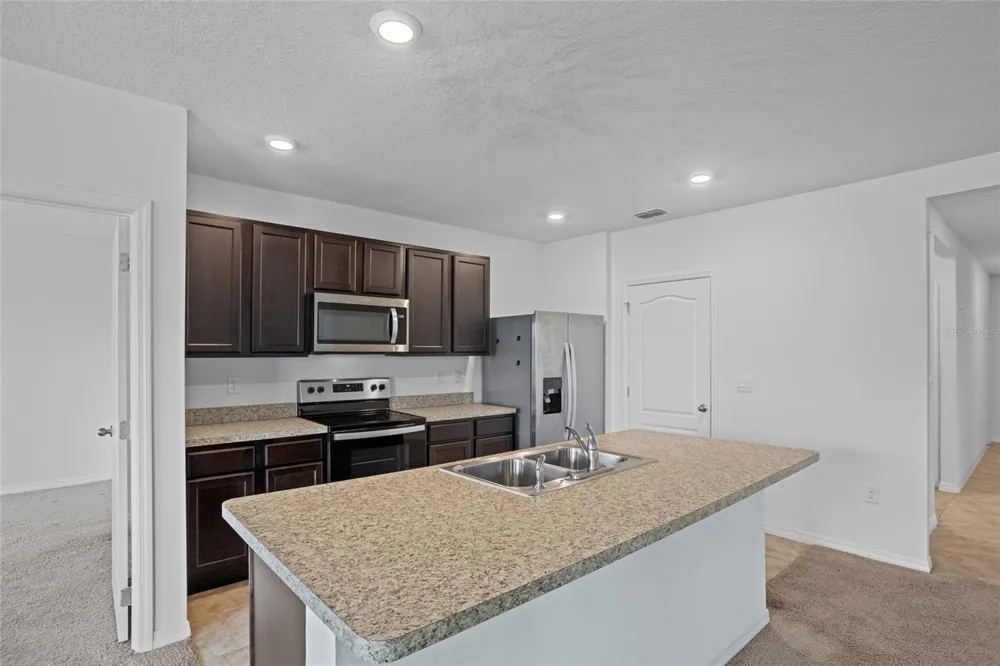 2143 KALIN WAY Tavares, FL 32778
