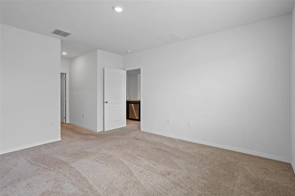 2143 KALIN WAY Tavares, FL 32778