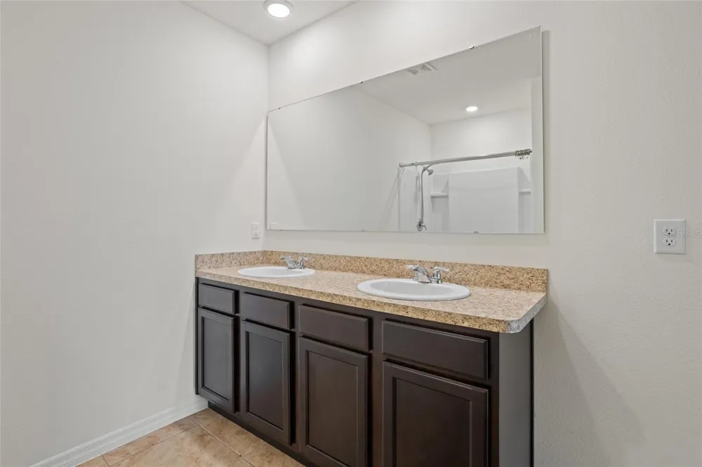 2143 KALIN WAY Tavares, FL 32778