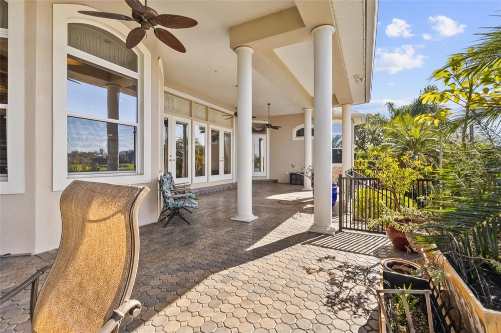8402 TALLAHASSEE DRIVE NE St Petersburg, FL 33702