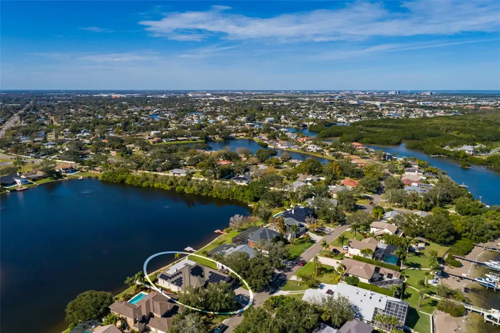 8402 TALLAHASSEE DRIVE NE St Petersburg, FL 33702