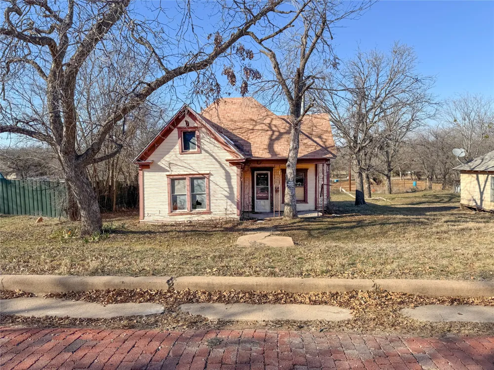 306 W 3rd Street Cisco, TX 76437