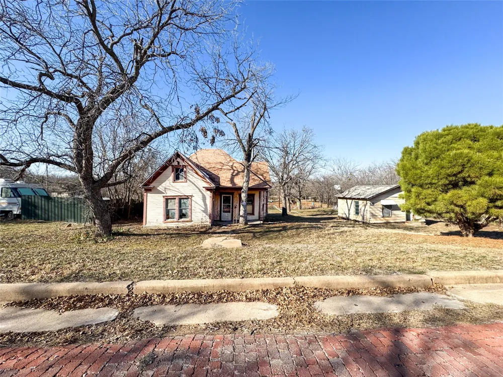 306 W 3rd Street Cisco, TX 76437