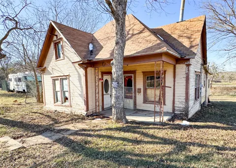 306 W 3rd Street