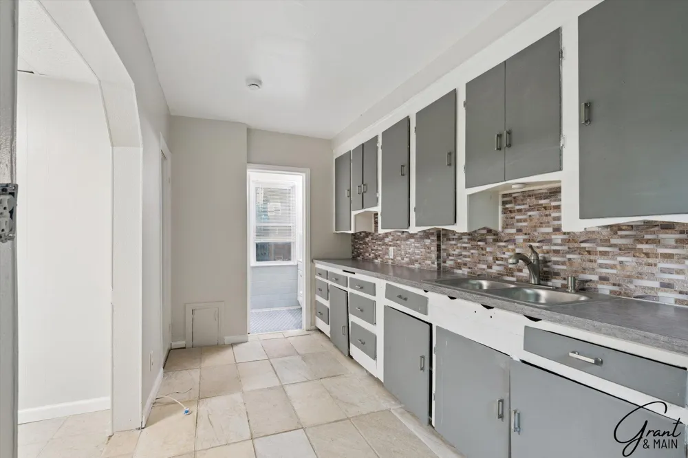 4082 Hereford Street Detroit, MI 48224