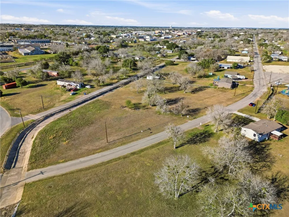 Dunn St Yoakum, TX 77995