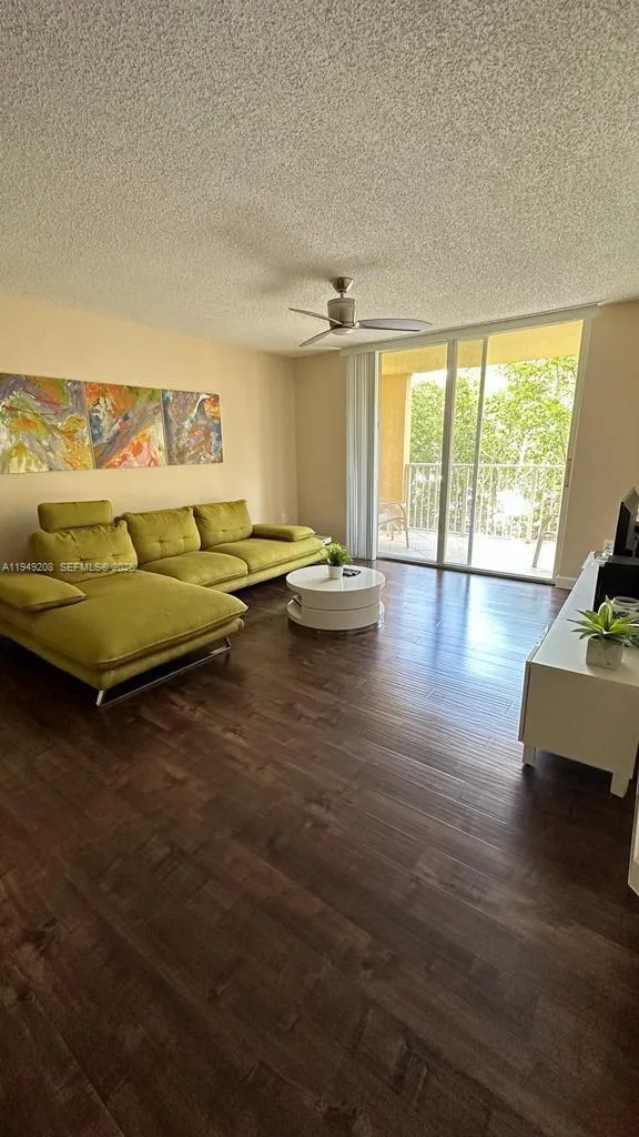 19901 E Country Club Dr #2202 Aventura, FL 33180