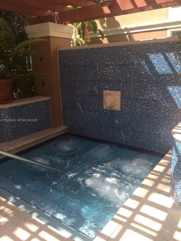 19901 E Country Club Dr #2202 Aventura, FL 33180