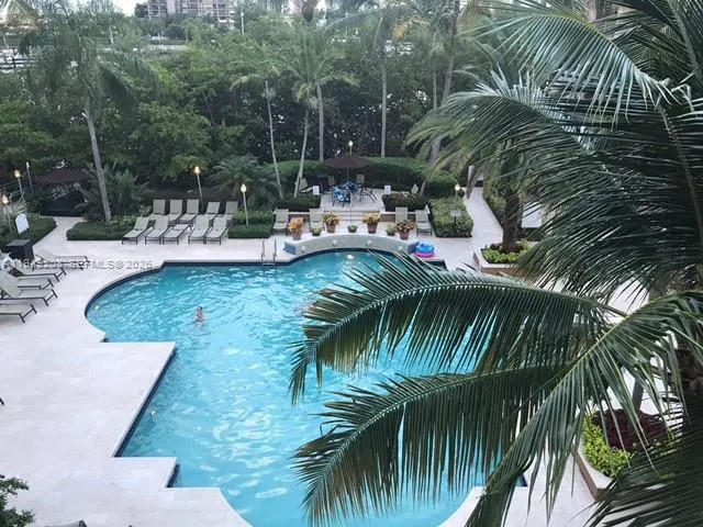 19901 E Country Club Dr #2202 Aventura, FL 33180