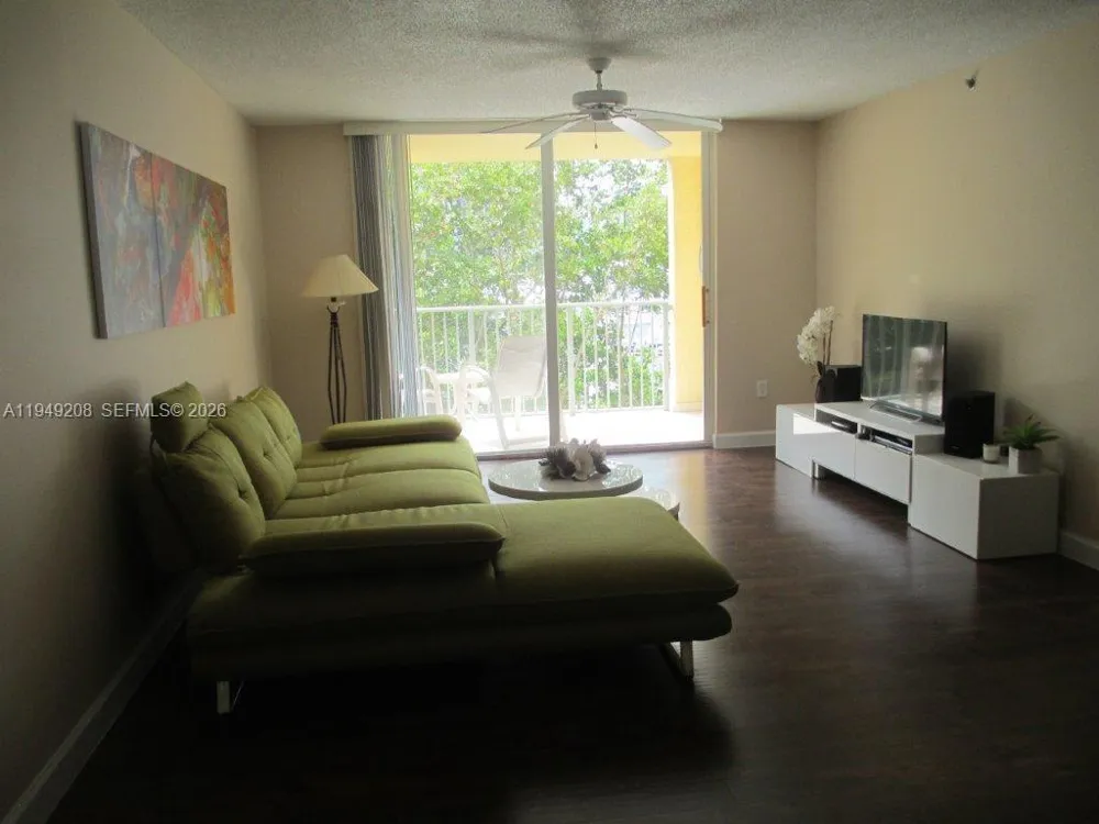19901 E Country Club Dr #2202 Aventura, FL 33180
