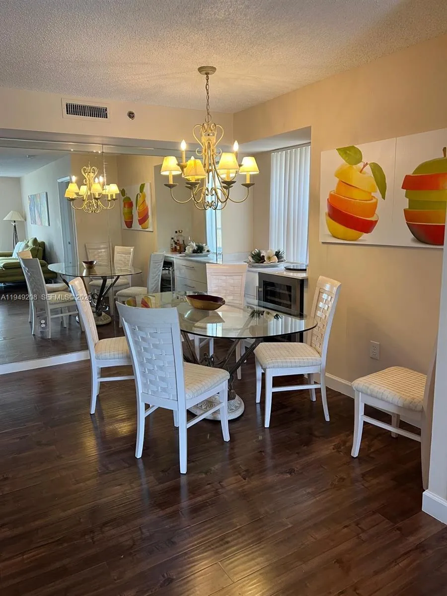 19901 E Country Club Dr #2202 Aventura, FL 33180