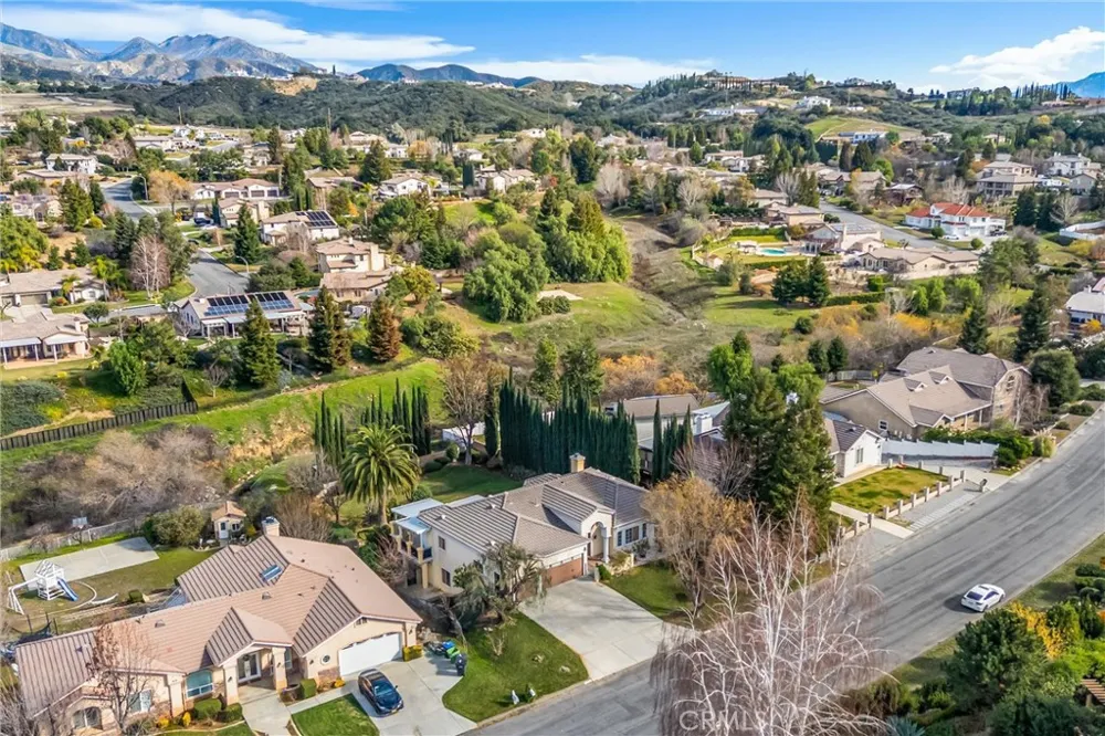 13776 Meadow View Yucaipa, CA 92399