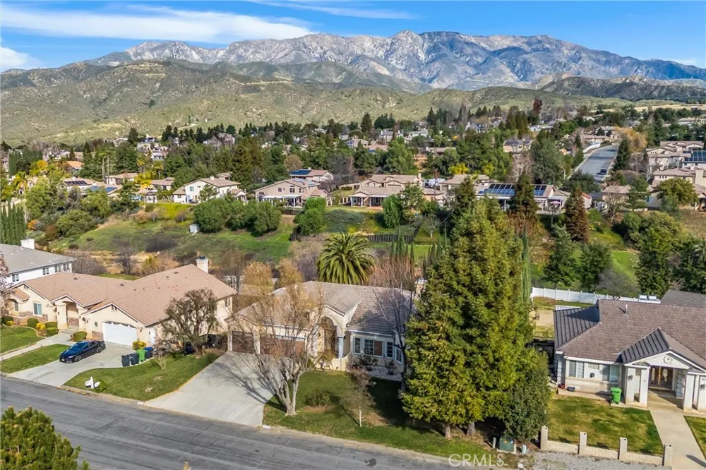 13776 Meadow View Yucaipa, CA 92399