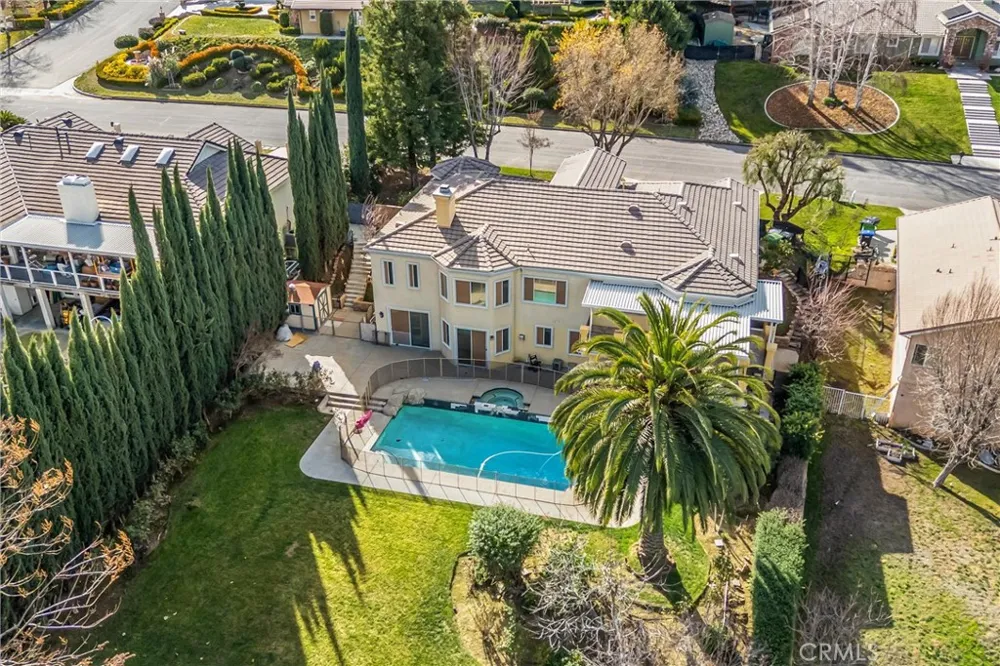 13776 Meadow View Yucaipa, CA 92399