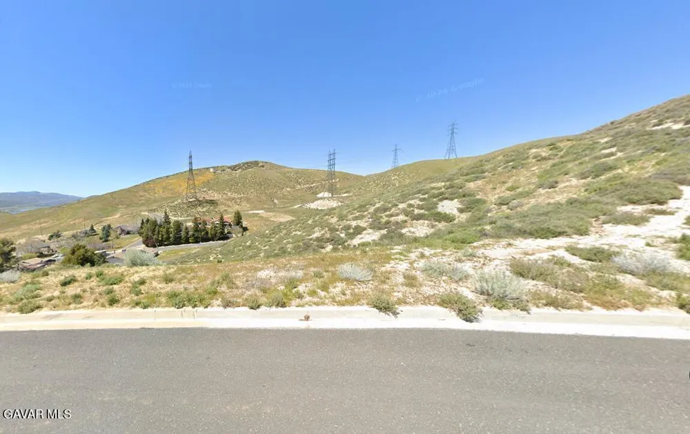 13245 Littlehorn Drive Lake Elizabeth, CA 93532