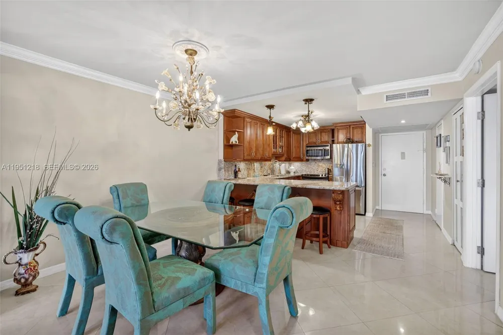1000 Parkview Dr #806 Hallandale Beach, FL 33009