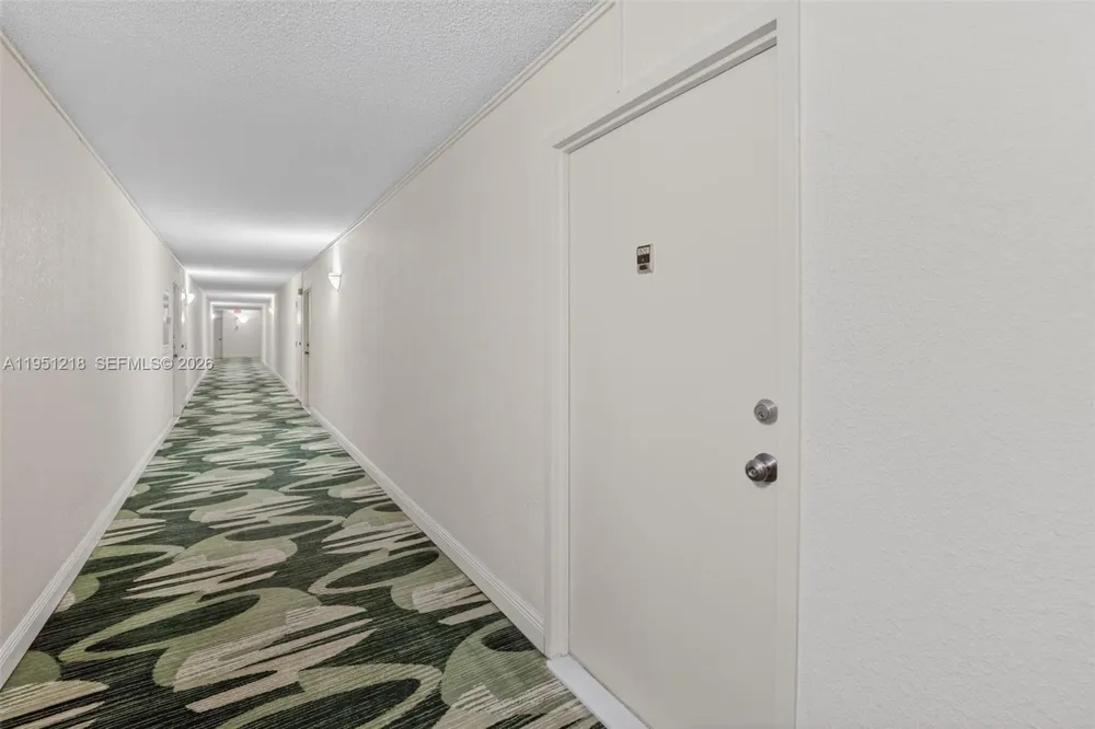 1000 Parkview Dr #806 Hallandale Beach, FL 33009