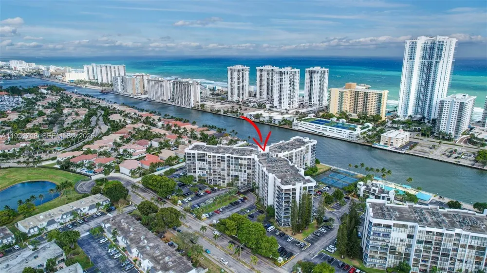 1000 Parkview Dr #806 Hallandale Beach, FL 33009