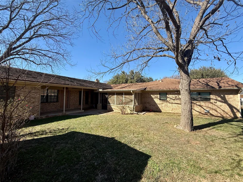 1401 W Hill Lane Coleman, TX 76834