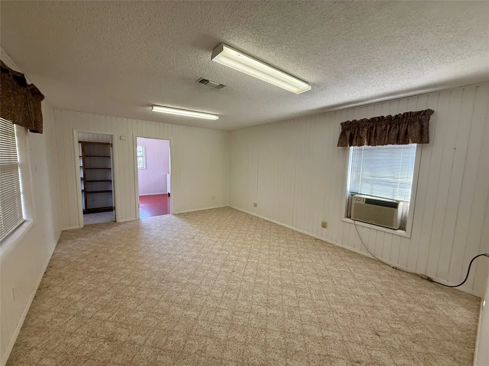 1401 W Hill Lane Coleman, TX 76834