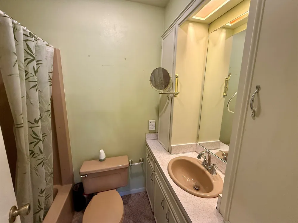1401 W Hill Lane Coleman, TX 76834