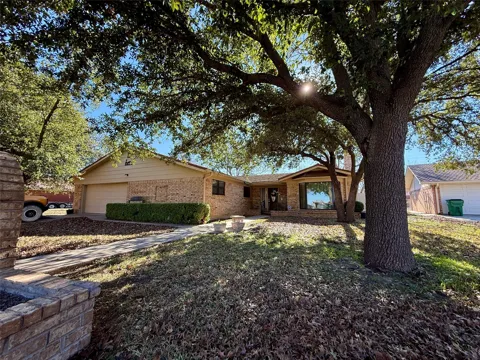 1401 W Hill Lane