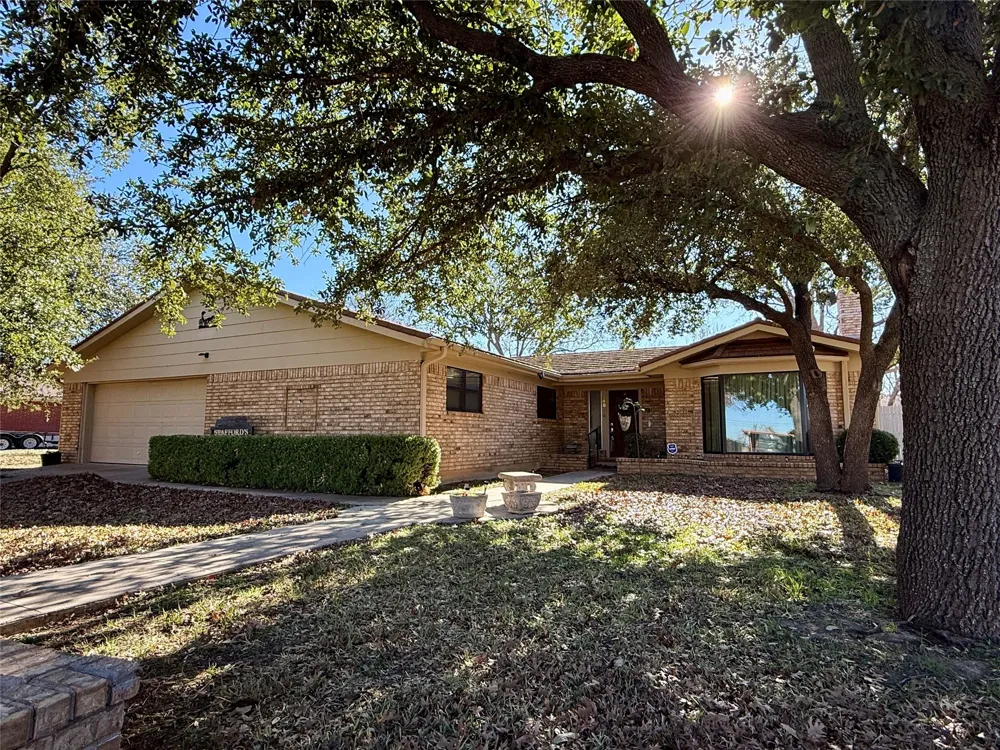 1401 W Hill Lane Coleman, TX 76834