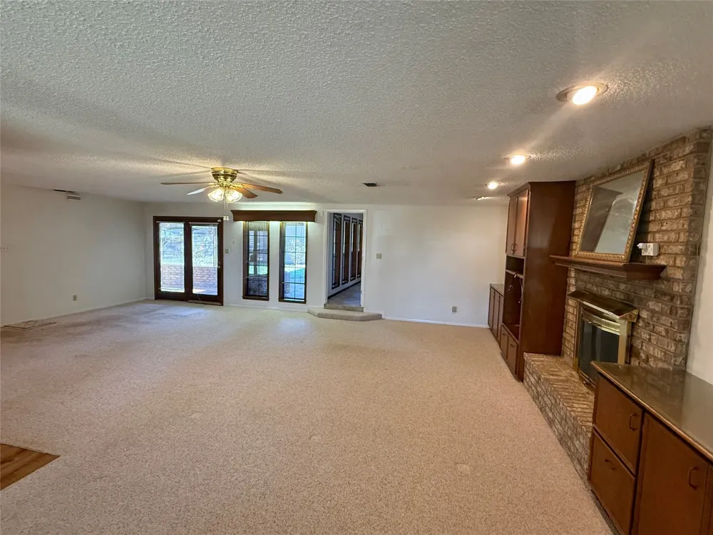 1401 W Hill Lane Coleman, TX 76834