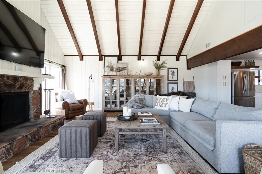 955 Deer Trail Lane Fawnskin, CA 92333