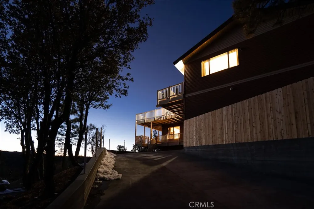 955 Deer Trail Lane Fawnskin, CA 92333