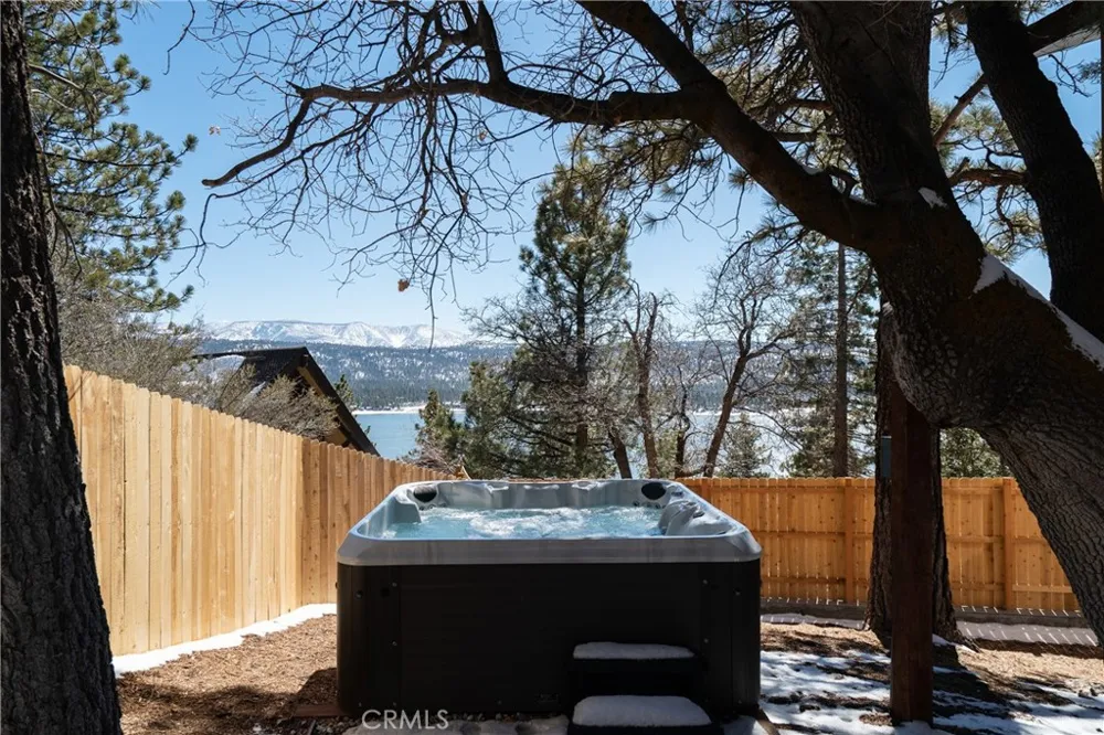955 Deer Trail Lane Fawnskin, CA 92333
