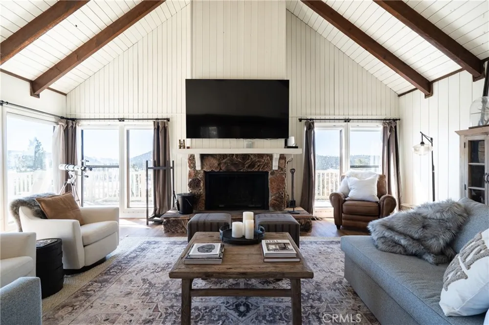 955 Deer Trail Lane Fawnskin, CA 92333