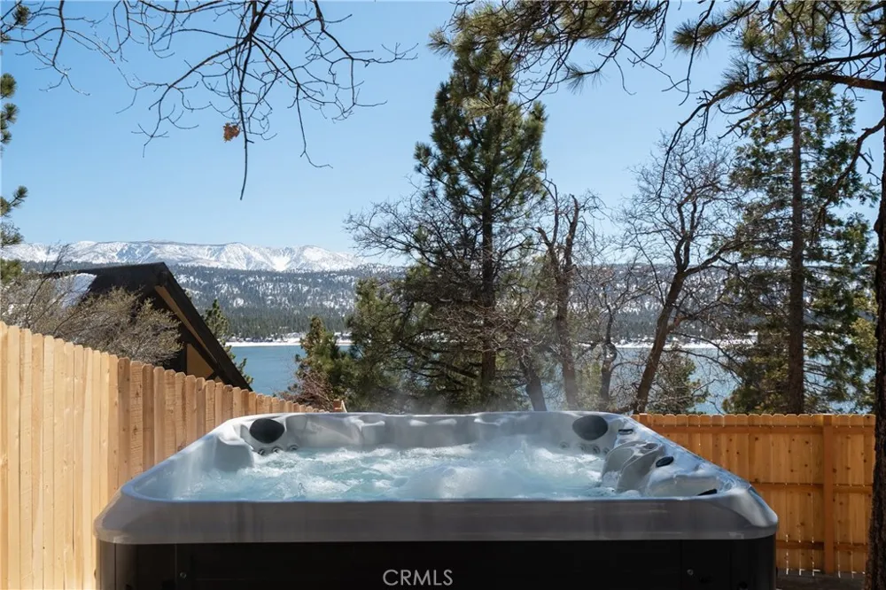 955 Deer Trail Lane Fawnskin, CA 92333
