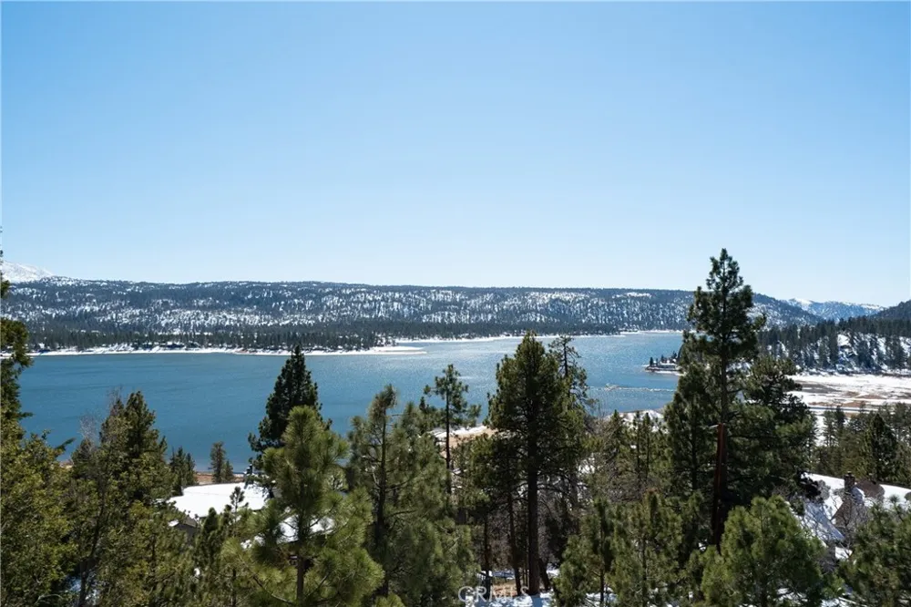 955 Deer Trail Lane Fawnskin, CA 92333